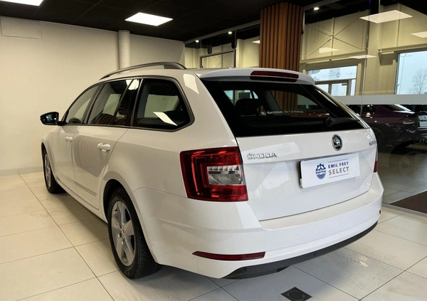 Skoda Octavia cena 54900 przebieg: 109819, rok produkcji 2018 z Szczawno-Zdrój małe 254